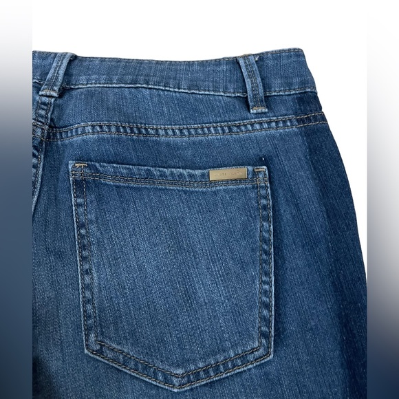 WHBM Straight Capris Jeans - Picture 4 of 9